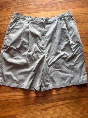 Karen Scott Light Gray Casual Shorts Blue Label Comfort Size 18 Classic Relaxed